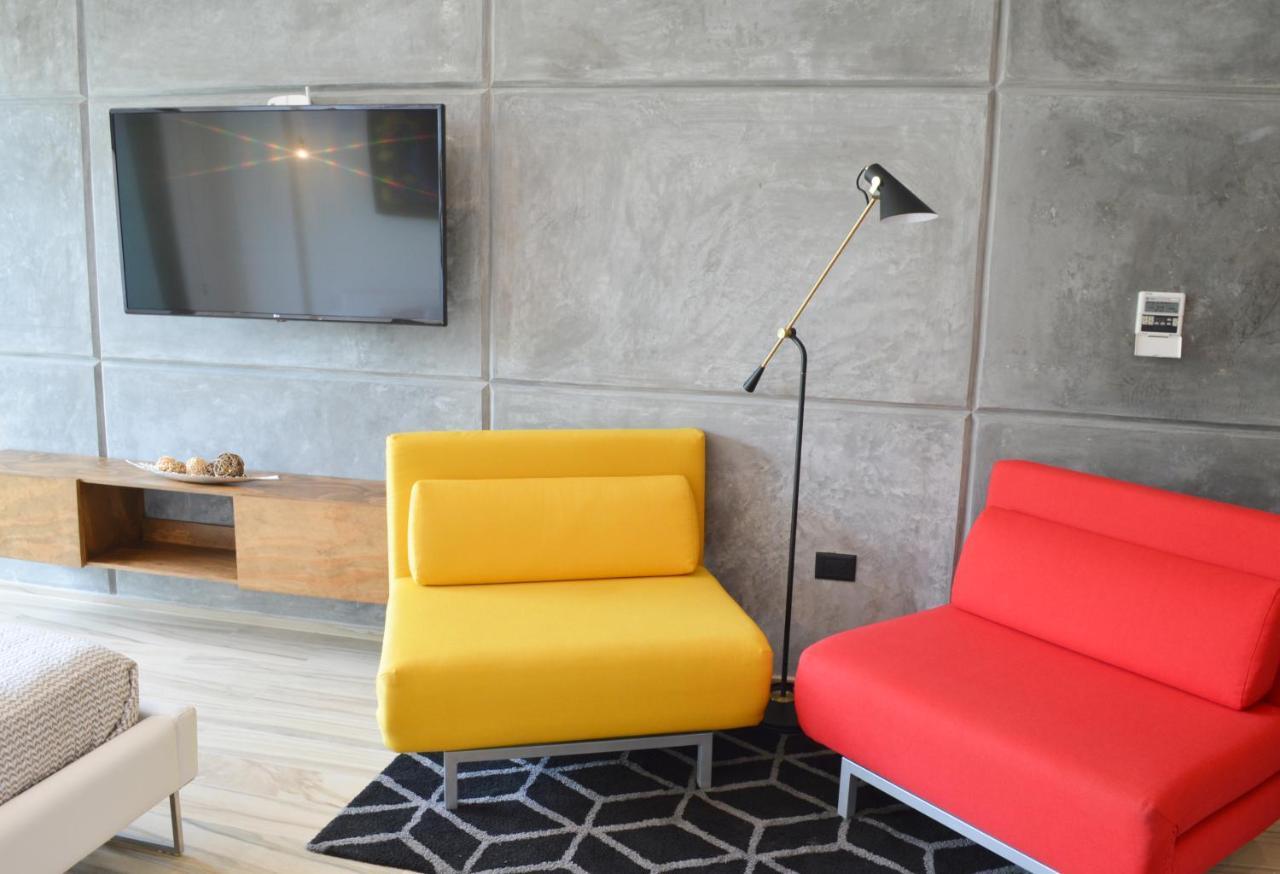 Brand New! Fully Equipped Studio Right On 5th Ave Playa del Carmen