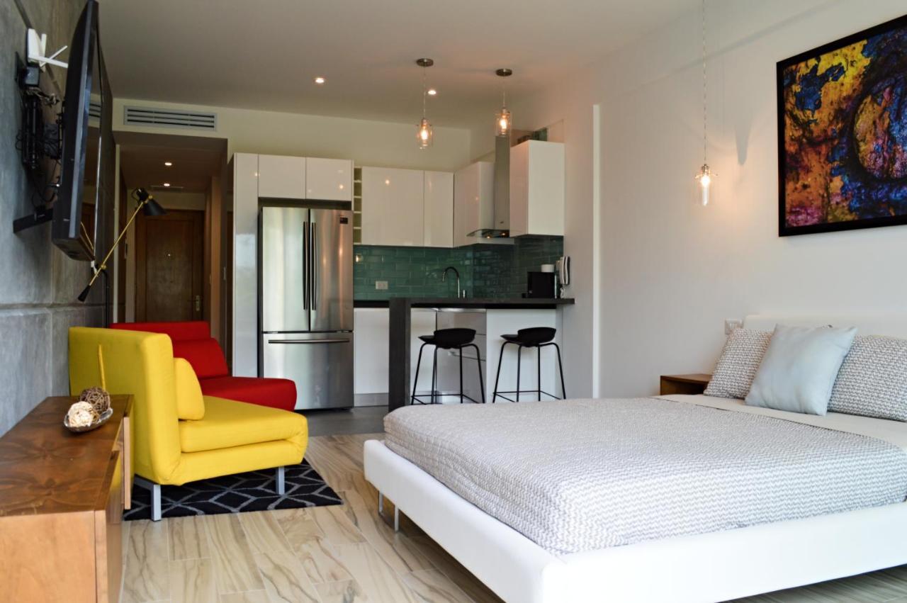 Brand New! Fully Equipped Studio Right On 5th Ave