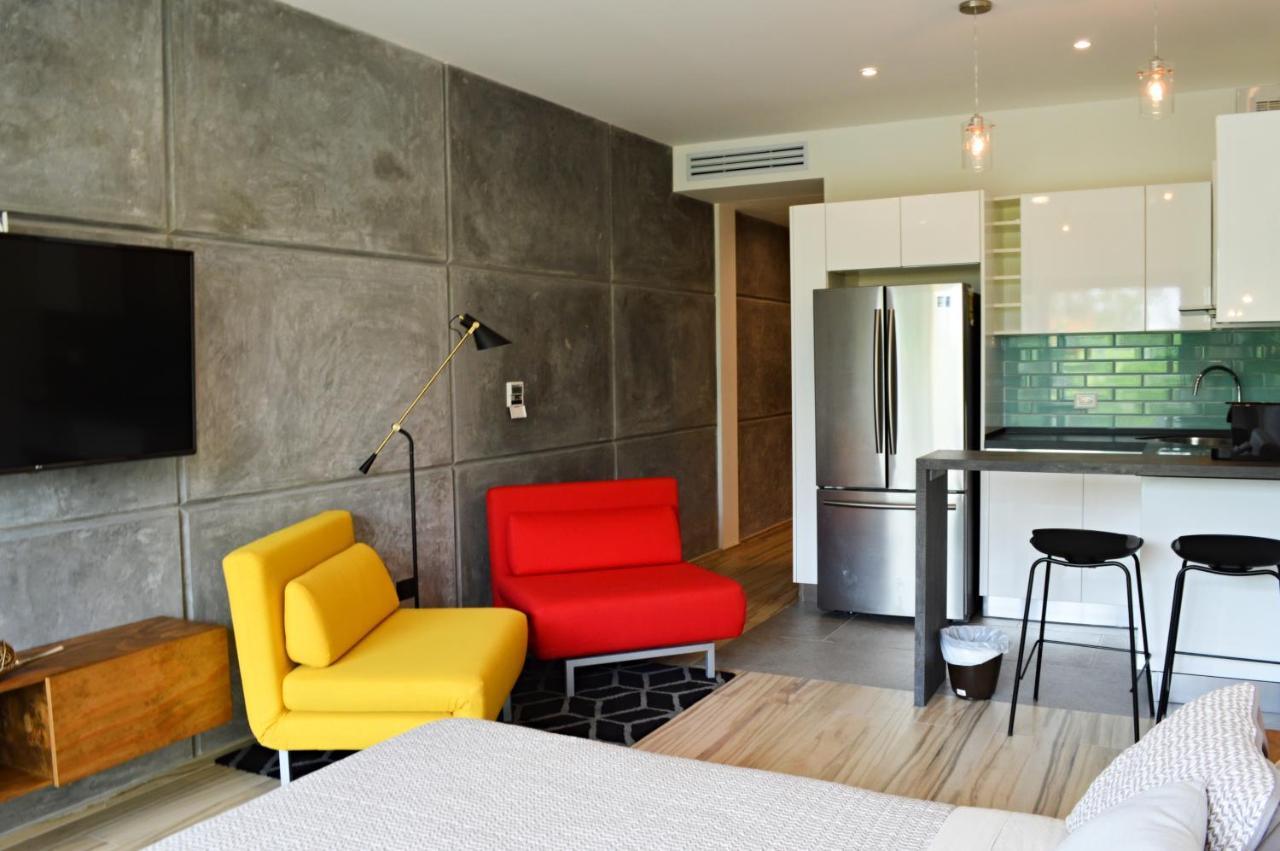 Brand New! Fully Equipped Studio Right On 5th Ave
